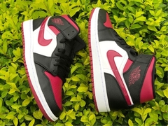 air jordan 1 mid bred toe na internet