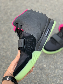 Imagem do Air Yeezy 2 NRG 'Solar Red'