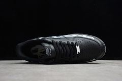 Imagem do air force 1 low black skeleton halloween