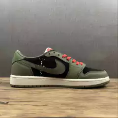 Travis Scott x Air Jordan 1 Low OG “Black Olive” na internet