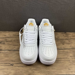 air force 1 gold bands The Lucky Charms Have a nike Day na internet