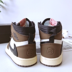 infantil Jordan 1 Travis Scott na internet