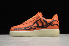 Imagem do air force 1 low orange skeleton halloween