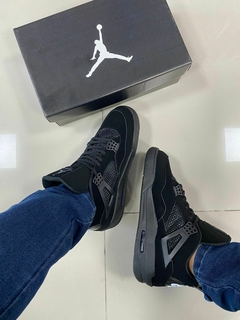 Air Jordan 4 preto black cat na internet