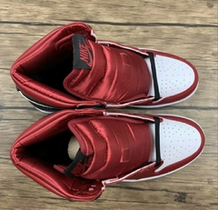 Imagem do Air Jordan 1 Retro High Satin Snake Chicago 