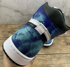 Air Jordan 1 Tie-Dye. na internet