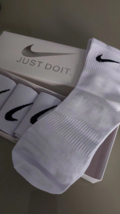 5 Meias Just do it com caixa