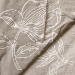 Tusor Liviano Gris Perla Estampado con Flor Blanca (2,20 mts) - comprar online