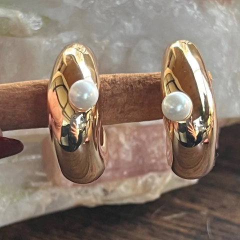 Argola Tubular Pérola- Banho Ouro