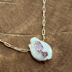 Colar Pingente Pérola Barroca Zircônia