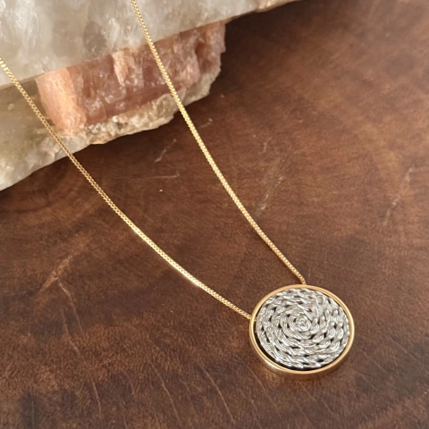 Colar Pingente Redondo Aramado