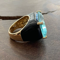 Anel Resinado Preto Cristal Topázio Azul na internet