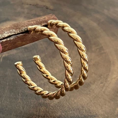 Brinco Argola Trançada Grande - Banho Ouro - comprar online