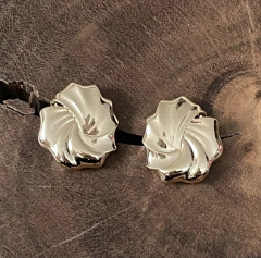 Brinco Botton Dourado Liso