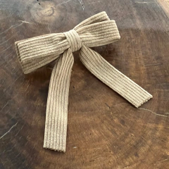 Presilha Laço Veludo Cotelê - Bege