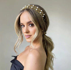 Tiara Mademoiselle na internet