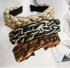 Tiara Couro Trançada