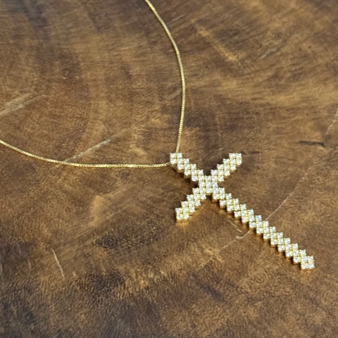 Colar Crucifixo Maleável - Banho Ouro