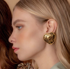 Brinco Coração Lyon - Pressão na internet