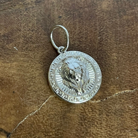 Pingente Leão Versace Ródio