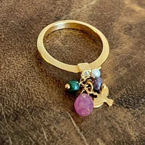 Anel Cachinho Pedrinhas e Espirito Santo