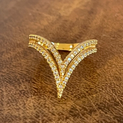 Anel Zircônias Banho Ouro