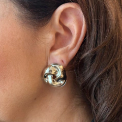 Brinco Nó Entrelaçado P - Banho Ródio - comprar online