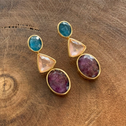 Brinco Apatita Quartzo Rosa e Rubi - Banho Ouro