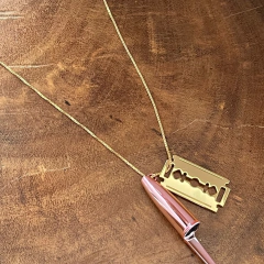 Colar Tampa Caneta Gilete