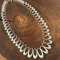 Colar Elos Vazados Oca - Banho Ródio na internet