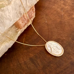 Colar Nossa Senhora Das Graças Madrepérola - Banho Ouro