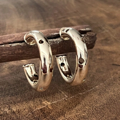 Brinco Argola Tubular Furos - Banho Ouro