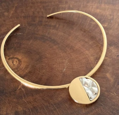 Colar Aro Dourado com Pingente Redondo