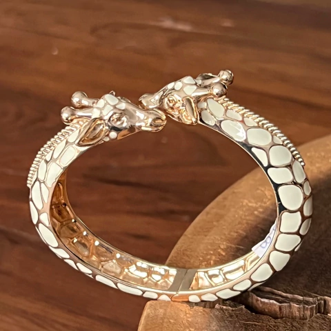 Bracelete Girafa Esmaltado - Banho Ouro
