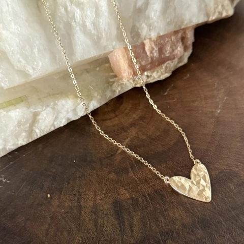 Colar Coração Martelado - Banho Ouro.