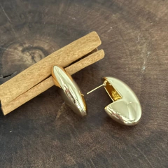 Brinco Meia Argola Lisa - Banho Ouro - comprar online