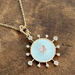 Colar Pingente Madrepérola e Zircônia - comprar online