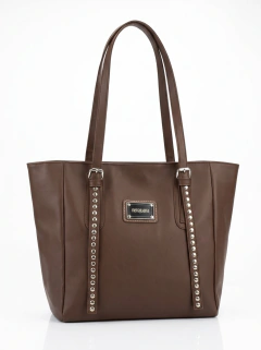 Cartera con tachas ecocuero