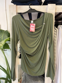 Remera Cuello Irregular con Brillo - Seni Ropa Maternal