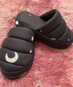 Pantufla algodón estampada lunas y estrellas - Seni Ropa Maternal