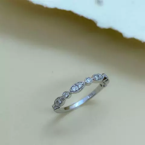 Anel aparador/ meia aliança 8 com Diamantes - Ouro 18k