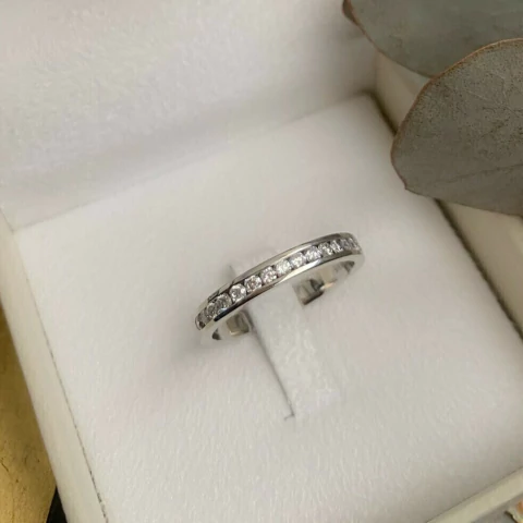 Anel aparador 5 com Diamantes - Ouro 18k