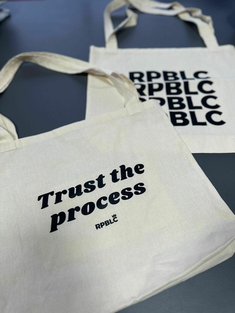 Tote bag