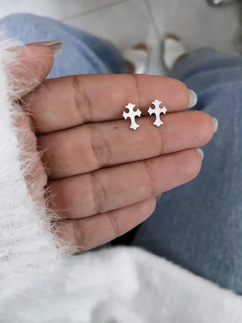 Brincos em aço inox Cruz 10mm - corte a laser - COD. A375G - comprar online