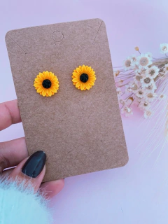 Imagem do Brincos girassol amarelo 15mm com base em aço inox - COD. H01B