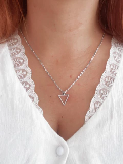 Colar em biju triângulo - COD. H174C - comprar online
