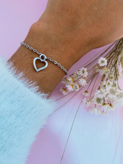 Pulseira em biju coração vazado - COD. H34P - comprar online