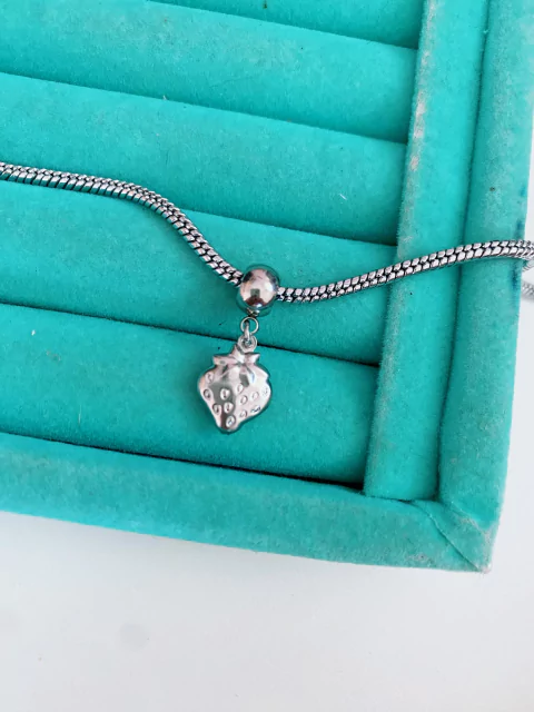 Berloque em aço inox morango 3D - COD. A203(mod. 133)