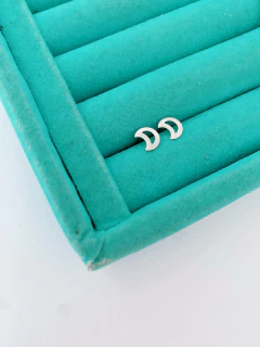 Brincos em aço inox lua vazada 7mm - COD. A92F na internet