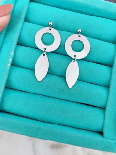 Brincos em aço inox círculo vazado folha lisa 4,5cm - COD. HA48B - Hellô Acessórios